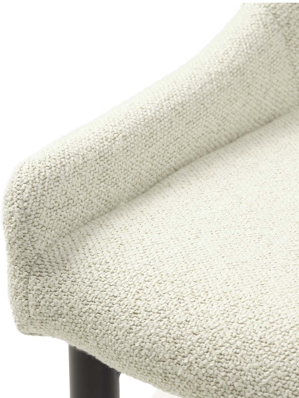 Valgomojo kėdė Nolia, pieno baltumo boucle, juodos kojelės4