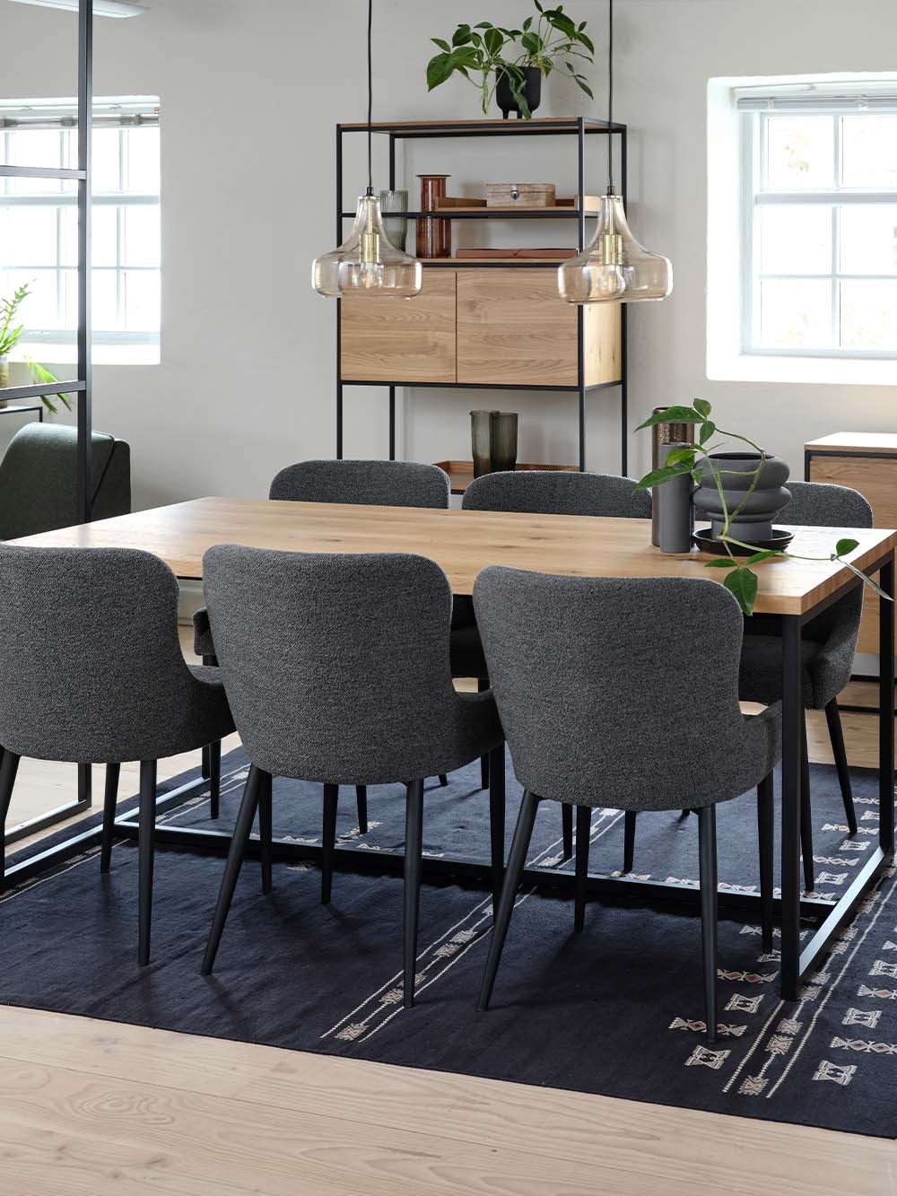 Valgomojo kėdė Nolia, tamsiai pilkas boucle, juodos kojelės7