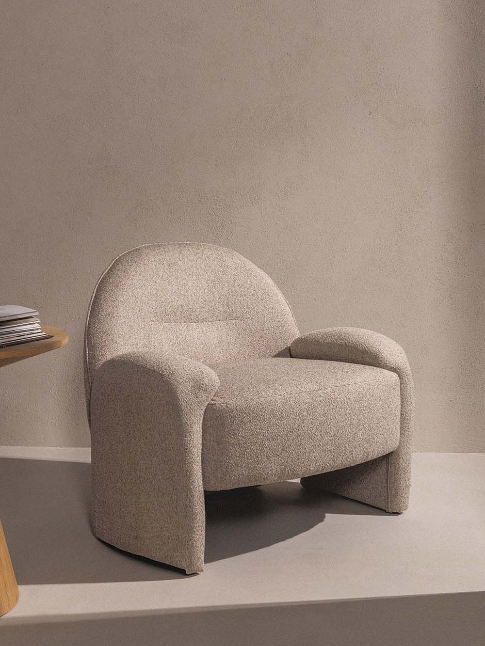 moro-fotelis-pilko smėlio-boucle-REDAGUOTA-2