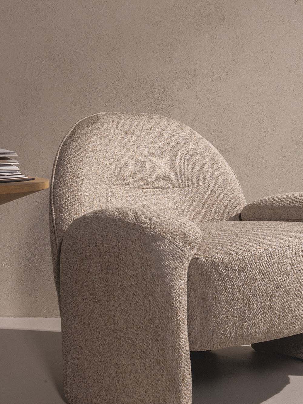 moro-fotelis-pilko smėlio-boucle-REDAGUOTA-3