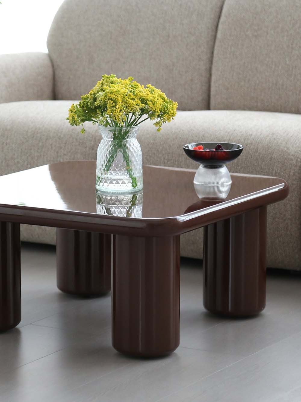 tova-kavos staliukas-70cm-šokolado-REDAGUOTA-3