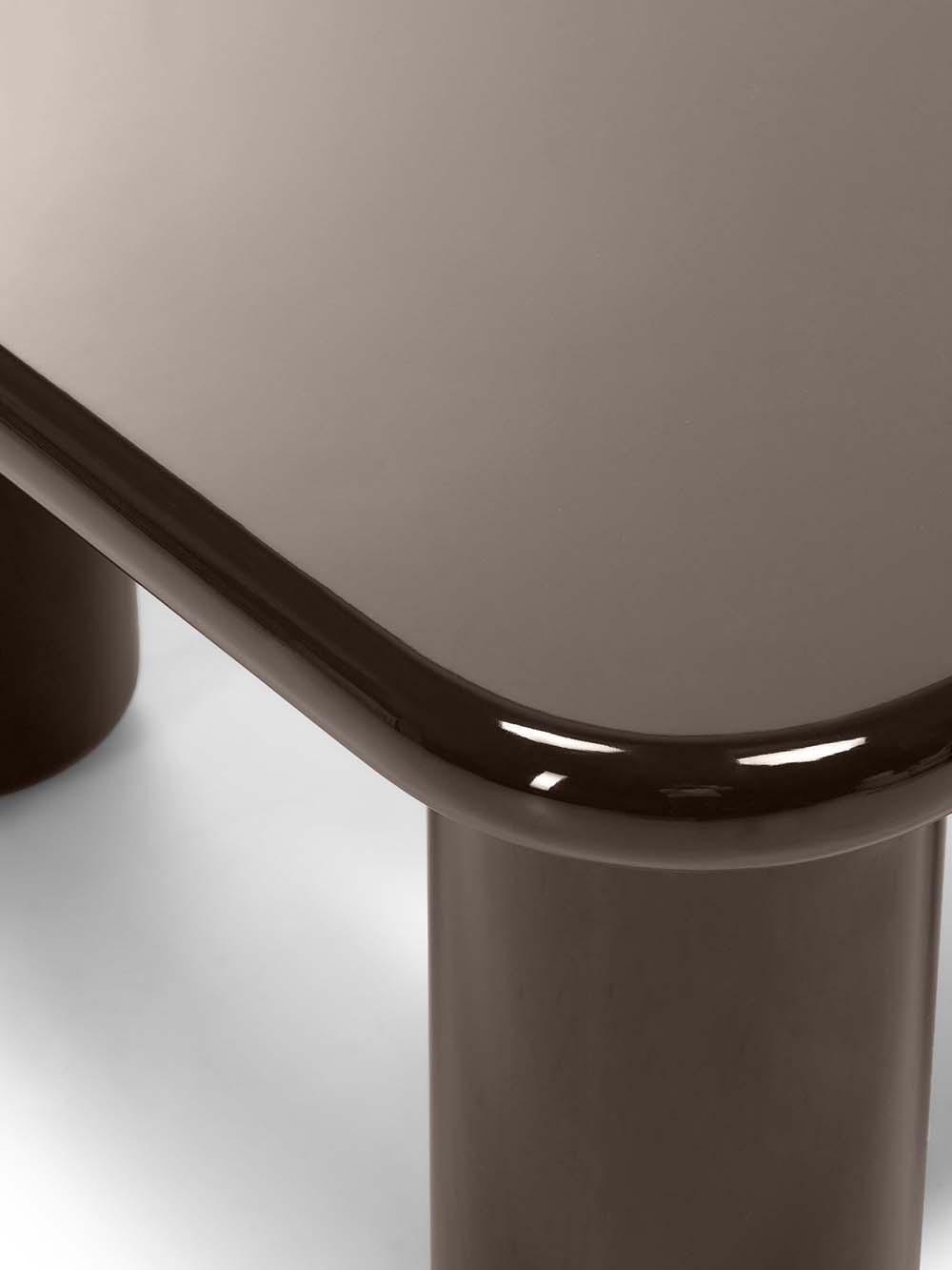 tova-kavos staliukas-70cm-šokolado-REDAGUOTA-5